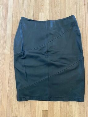Garson office siren mob wife tuscan mom black knee length leather pencil skirt